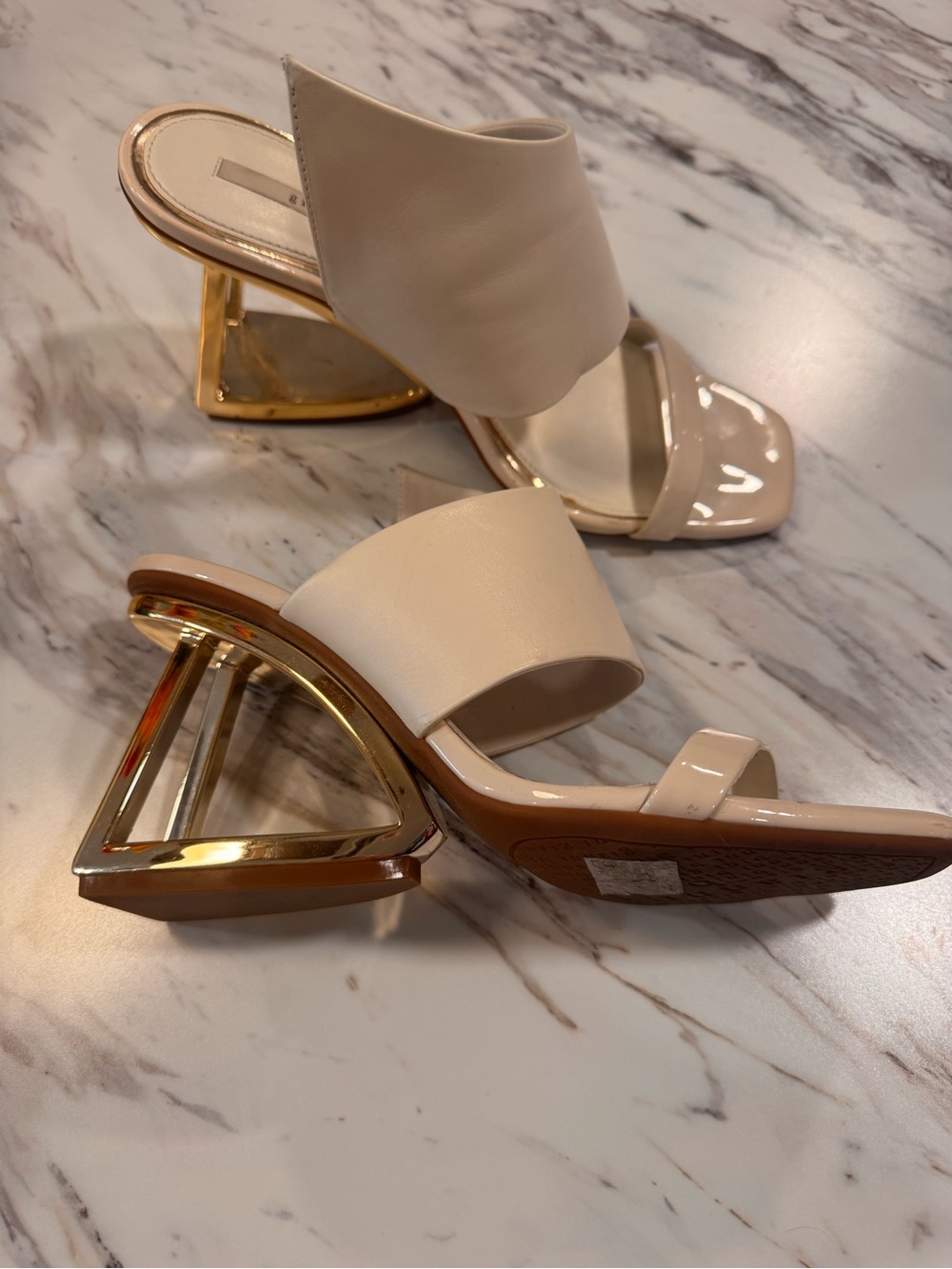 Gianni Bini Paityn Leather Architectural Detail Wedge Heels Size 10 - Picture 2 of 5